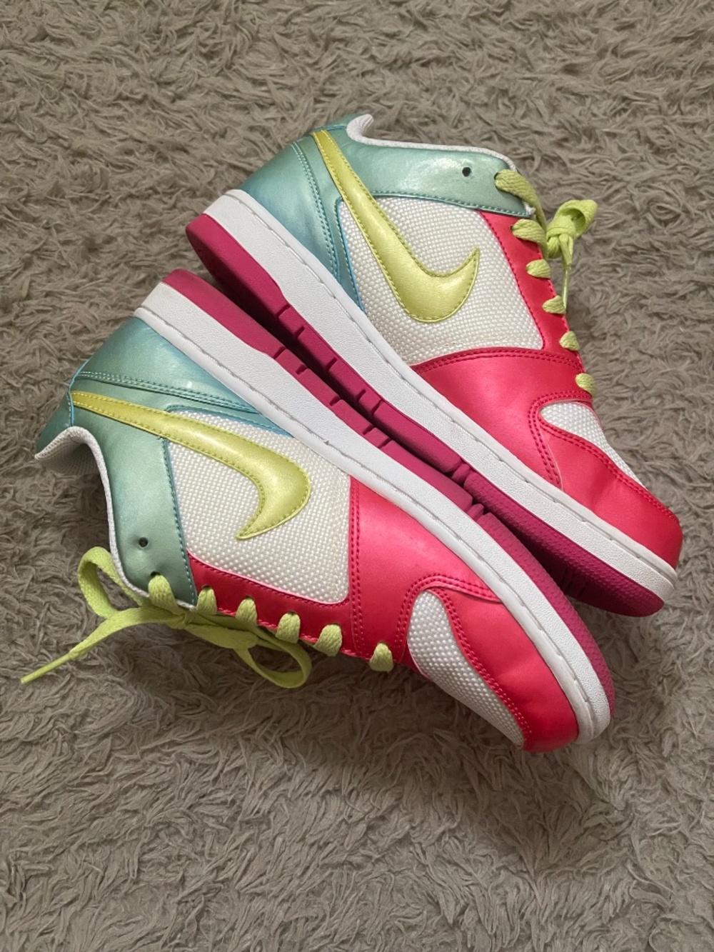Nike Shoes - Picture 2 of 6